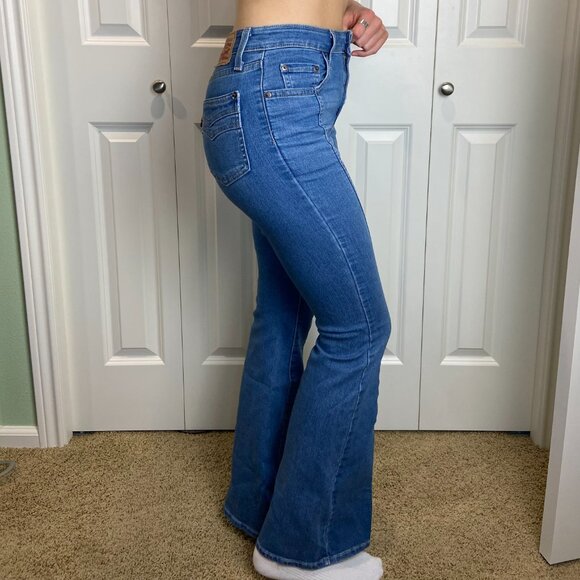 Levi’s 726 flare split-hem jeans, medium blue, size 26 x 32 - Picture 2 of 8